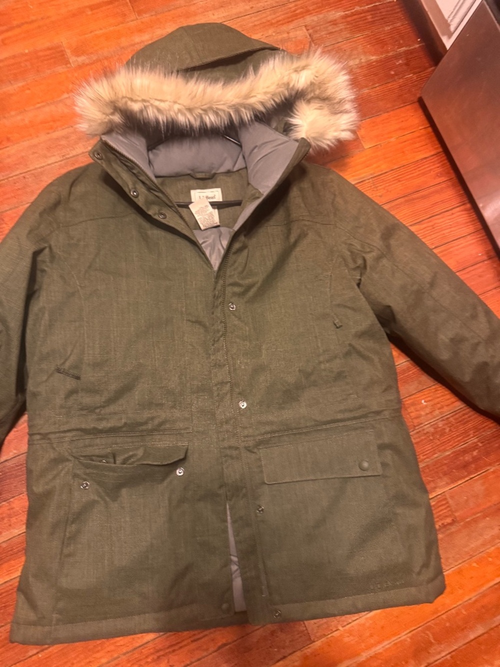 L.L. Bean Baxter state parka ladies Hooded with Faux Fur Trim size large